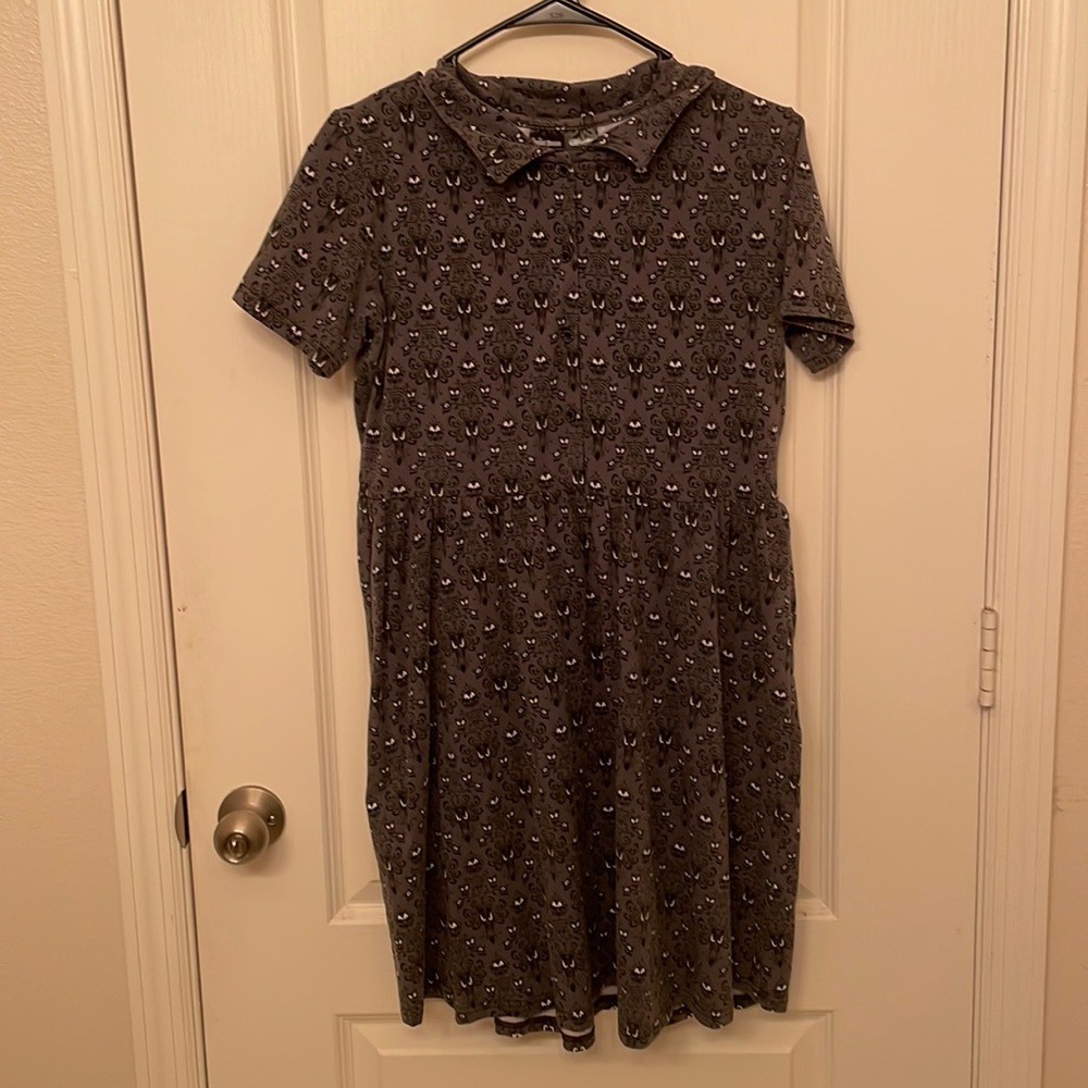 Cakeworthy Haunted Mansion Wallpaper Print Collared Short Sleeve Dress